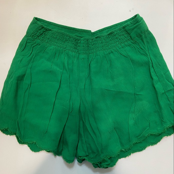 Free people green flowy shorts with scallop trim size s - Picture 2 of 5